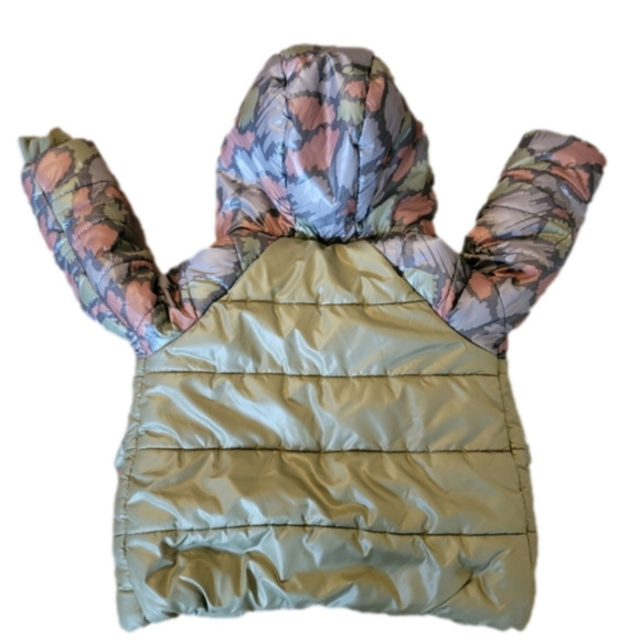 Cat & Jack Camouflage quilted faux furlined coat size 3T - Picture 5 of 6
